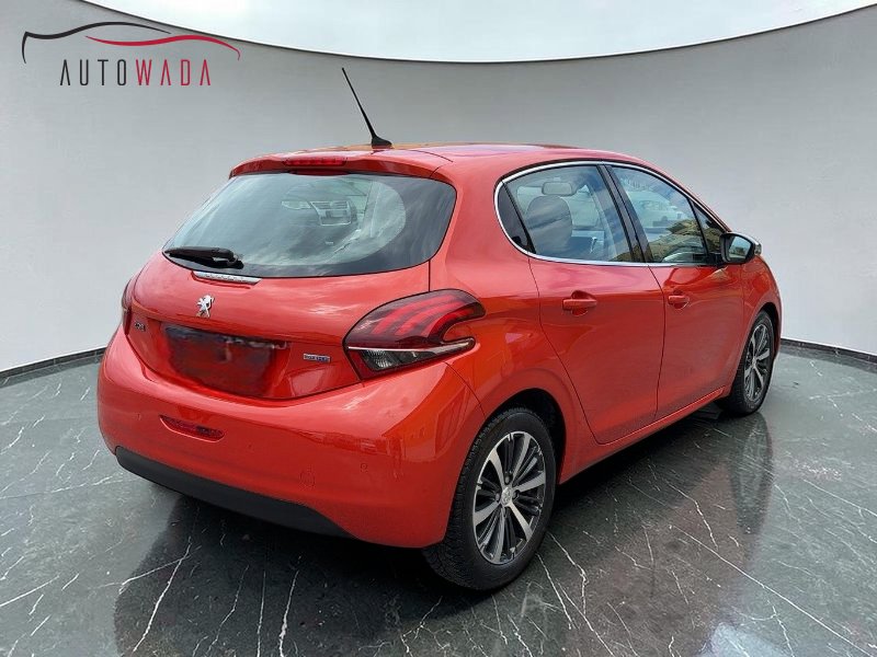 Miniatura 8 Peugeot 208 1° serie
