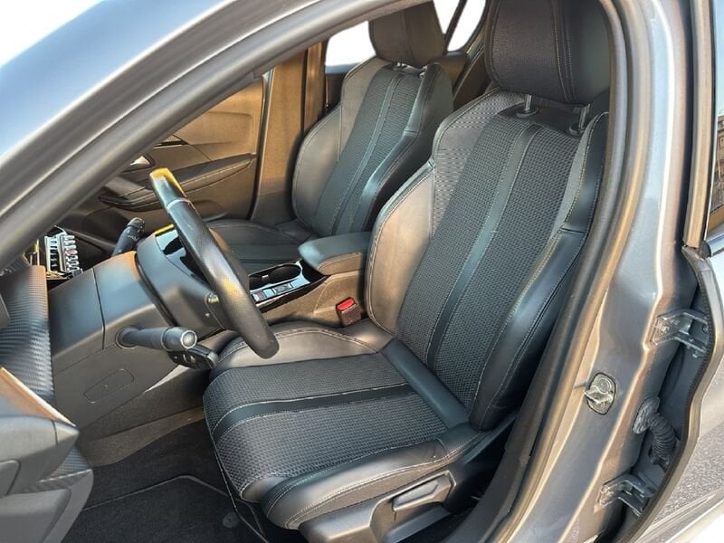 Miniatura 17 Peugeot 208