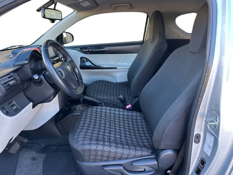 Miniatura 9 Toyota iQ