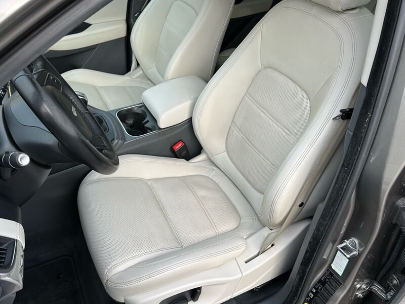 Miniatura 18 Jaguar E-Pace