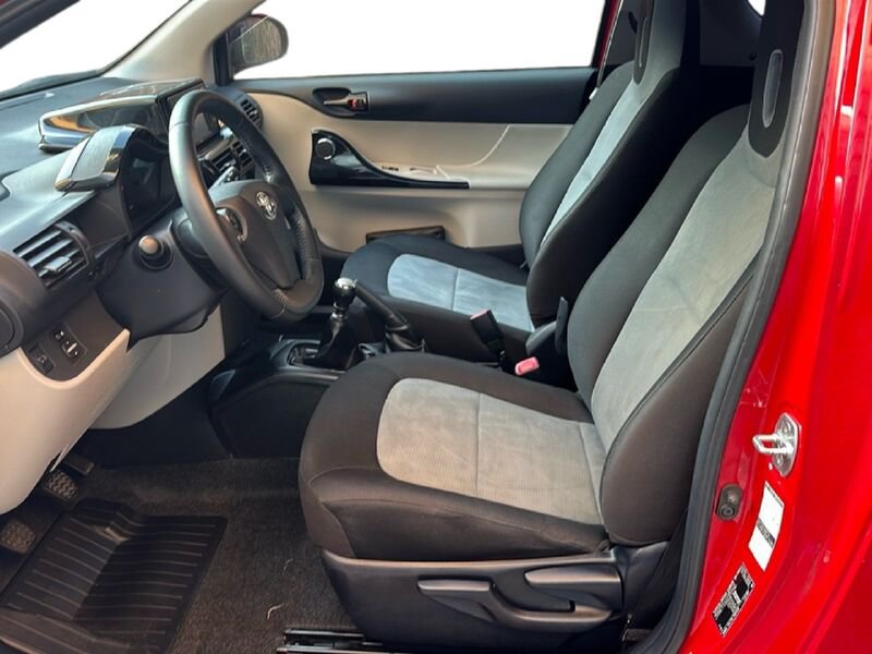 Miniatura 9 Toyota iQ