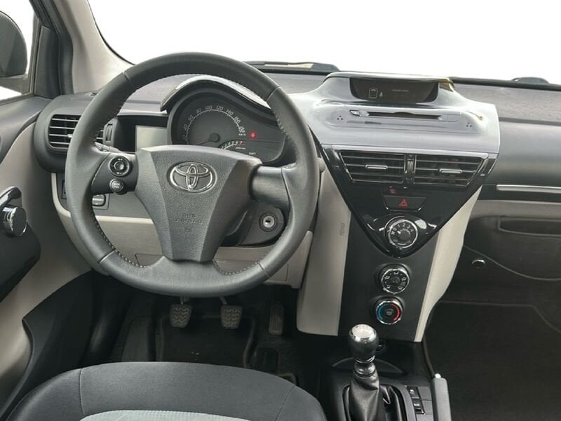 Miniatura 13 Toyota iQ