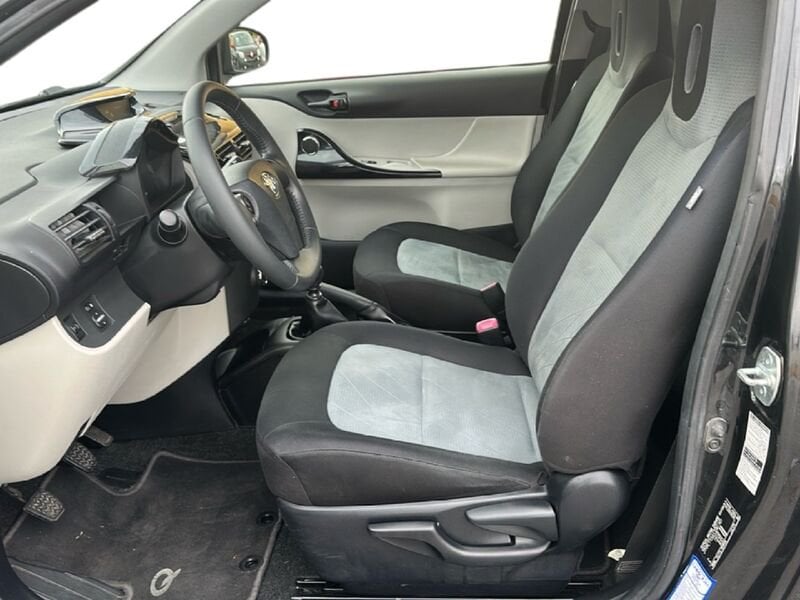 Miniatura 9 Toyota iQ