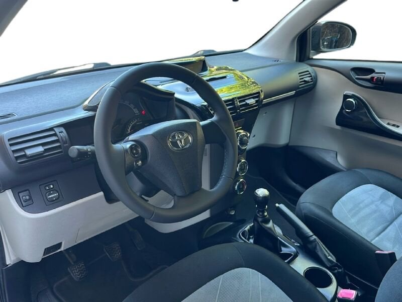 Miniatura 15 Toyota iQ