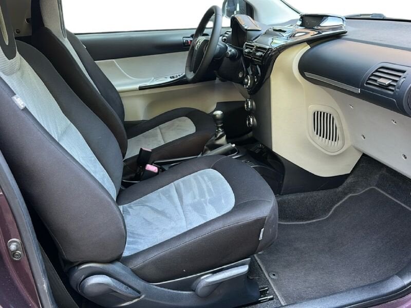 Miniatura 10 Toyota iQ