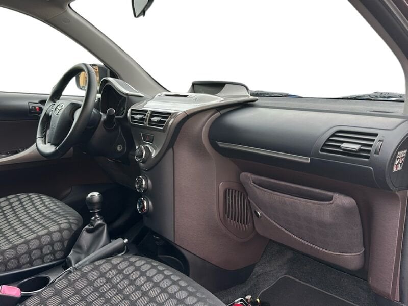 Miniatura 12 Toyota iQ