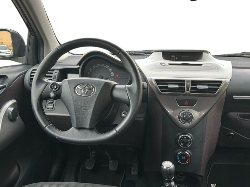 Miniatura 13 Toyota iQ