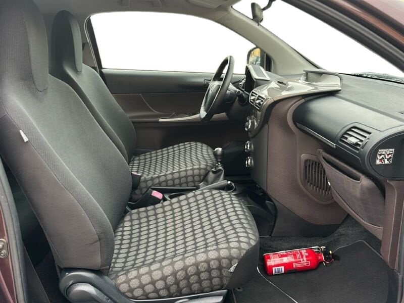 Miniatura 10 Toyota iQ