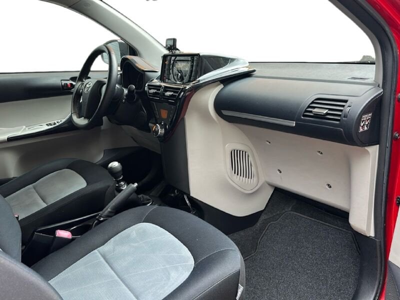 Miniatura 14 Toyota iQ