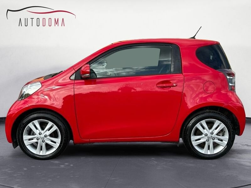 Toyota iQ 2011 usata