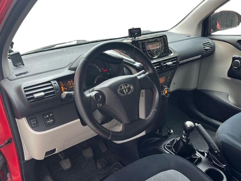 Miniatura 12 Toyota iQ