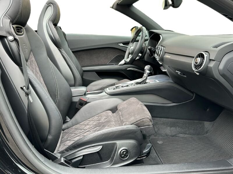 Miniatura 10 Audi TT